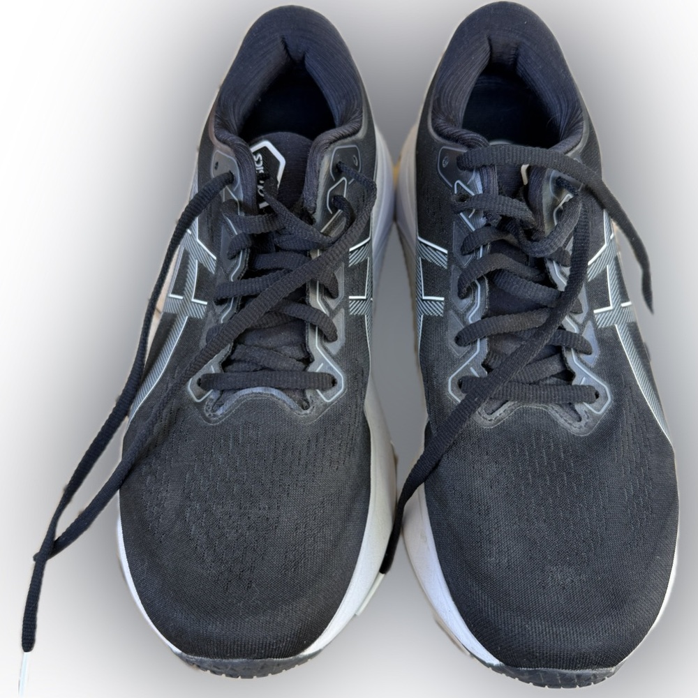 Men’s Size Black & White Size 10 ASICS running shoes